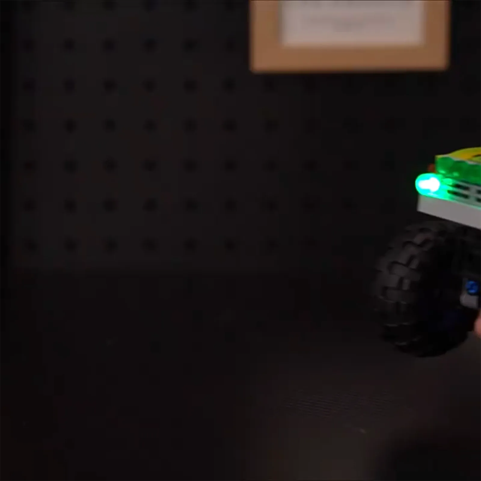 Light Kit for The Hulk Truck vs. Thanos #76312 - Image 17